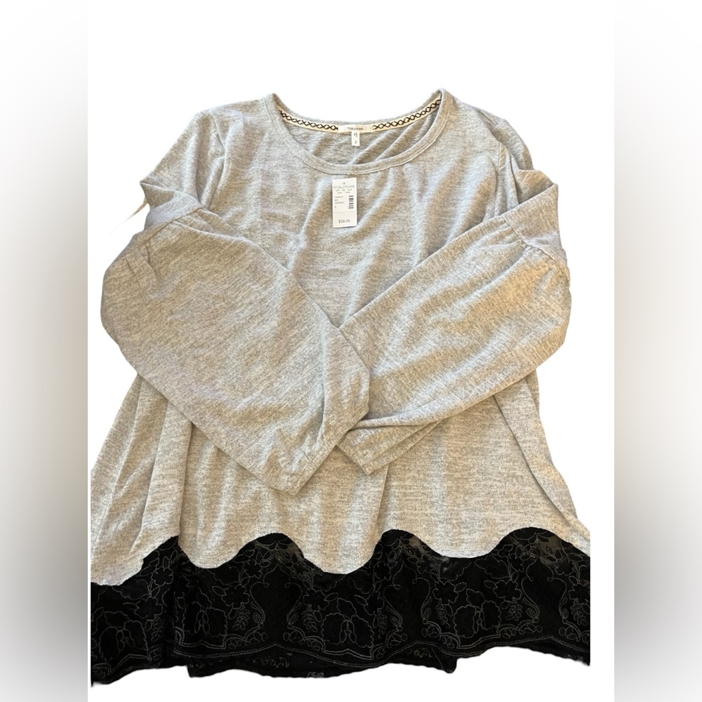 Maurices gray soft jersey knit top w/balloon sleeves and black lace trim, NWT